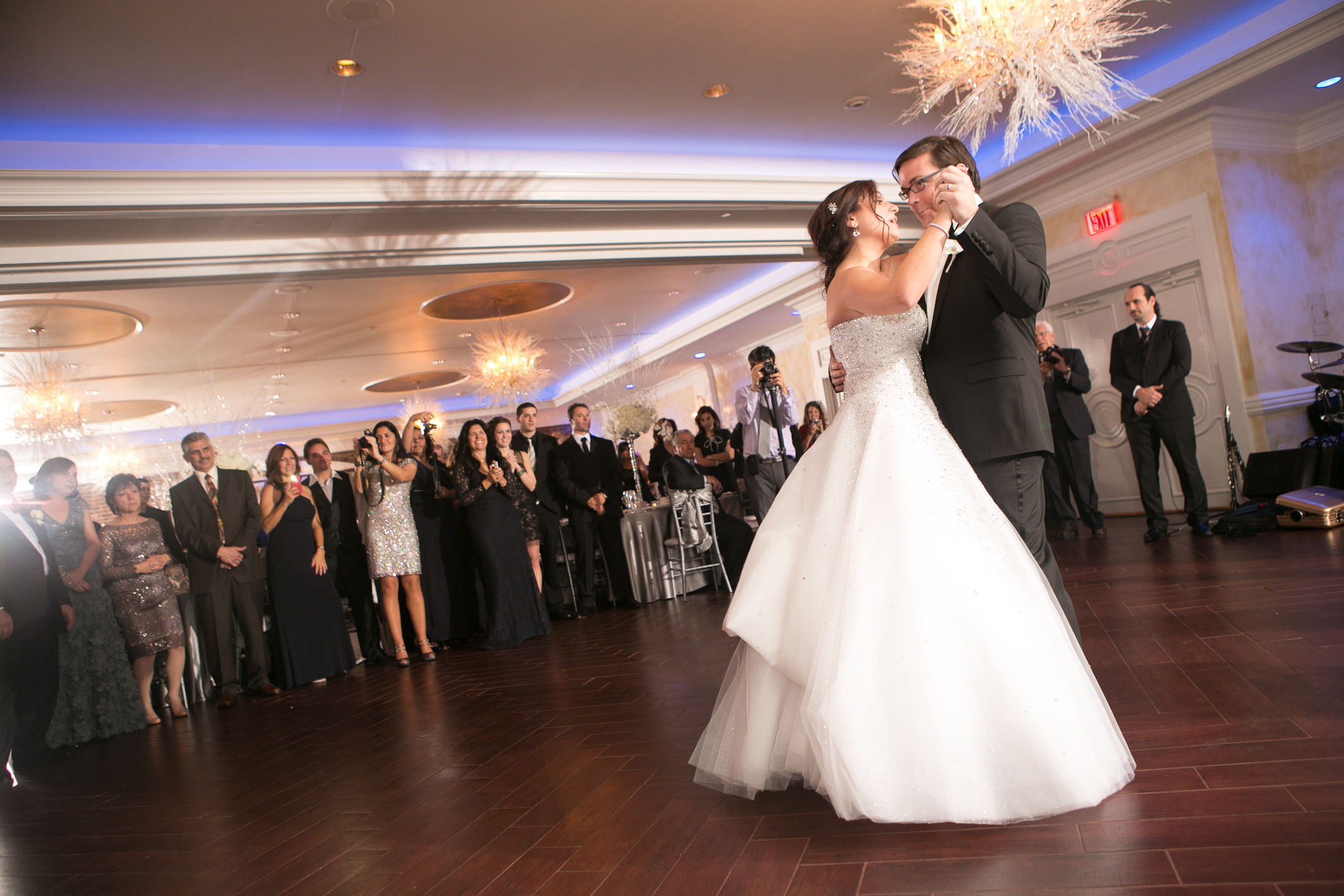 A Friday Wedding: Pros And Cons